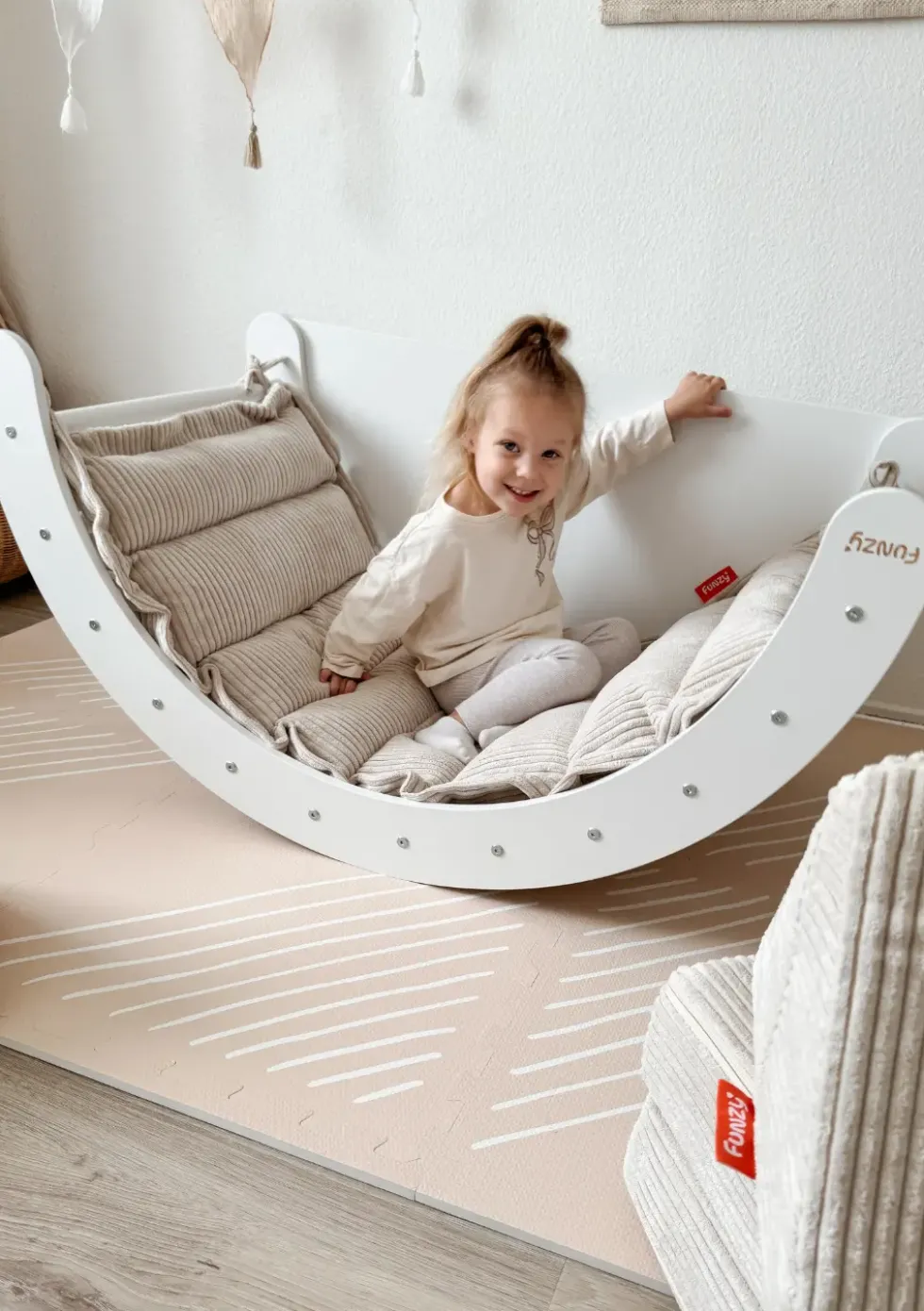 Kletterbogen Birke Weiß inkl. Kissen Cord Creme Beige