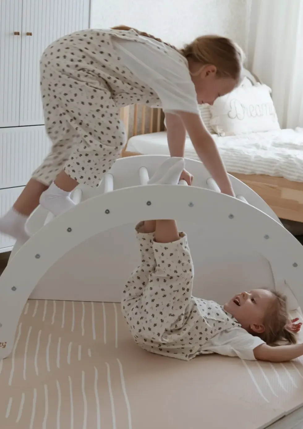 Kletterbogen Birke Weiß inkl. Kissen Cord Salbei Grün