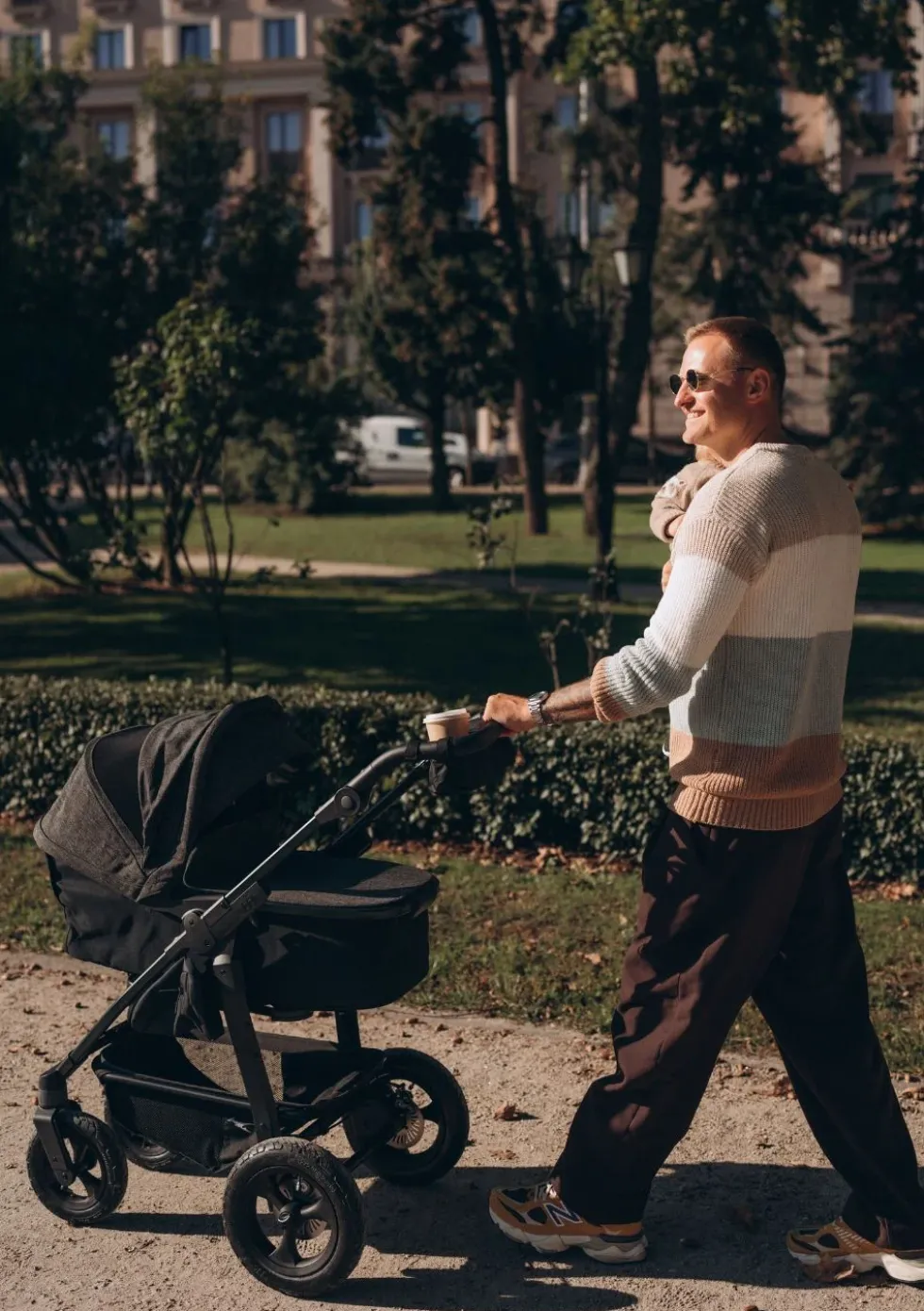 Kombi-Kinderwagen 'Mono 4' Premium Schwarz
